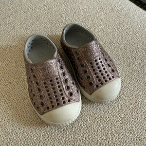 Toddler Girl Pink Sparkly Native Sandals Size 4